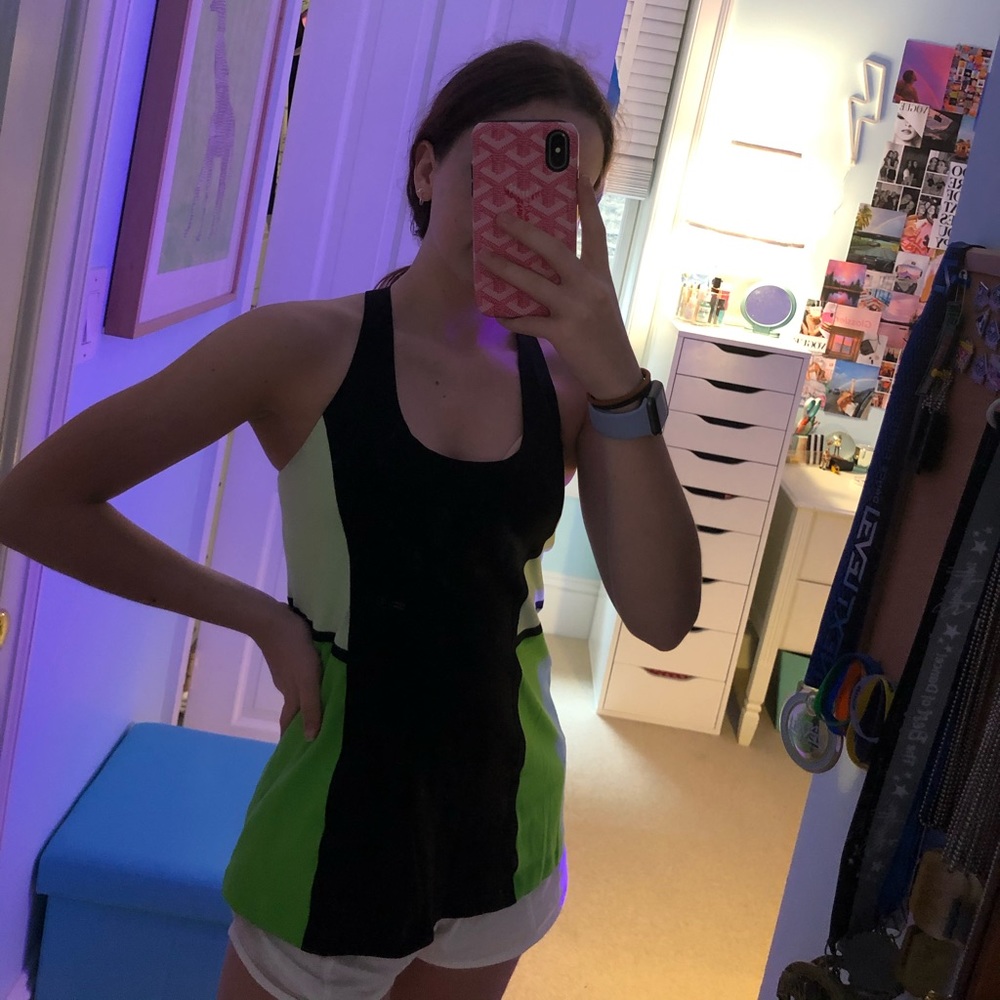 LULULEMON TANK ☘️